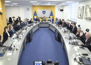 Besim Kamberaj pezullohet nga detyra pas aktakuzës për korrupsion
