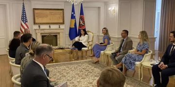 Osmani pret në takim zyrtarin amerikan të Mbrojtjes