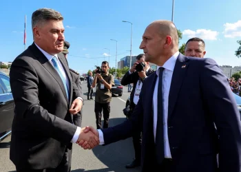 Presidenti i Kroacisë i bën thirrje qeverisë të ndërpresë tregtinë e armëve me Izraelin