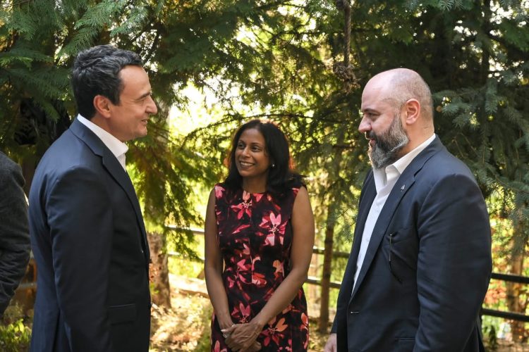 Ambasada e SHBA-së në Prishtinë: Baker rikonfirmoi mbështetjen për Kosovën