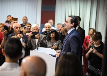 Kurti mirëpret mërgatën: Jemi me fat që ju kemi
