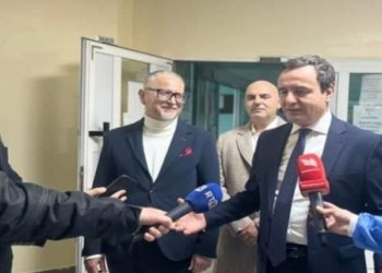 Kurti e Vitia do vizitojnë punimet në Klinikën e Kardiologjisë në QKUK