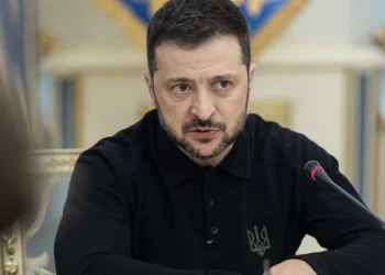 Zelensky: Ukrainasit nuk do t’ia dorëzojnë tokën pushtuesit