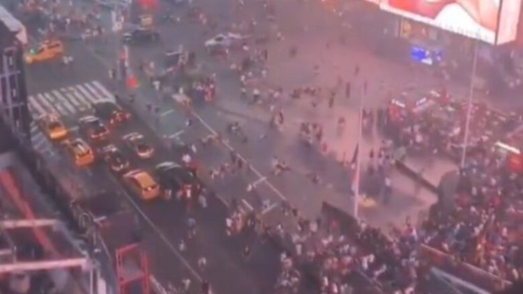 Të shtëna me armë në Times Square, tre të plagosur – publikohen pamjet dramatike