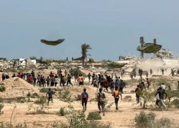 Tragjedi tjetër në Gaza, pakoja e ndihmave e hedhur nga ajri mbi mbi banorët