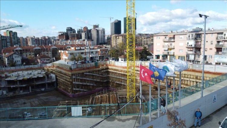 “Xhamia e Madhe” e Prishtinës po merr formë