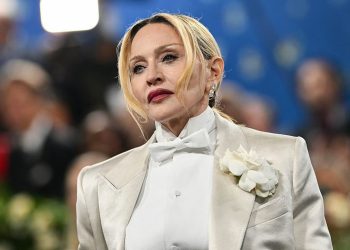 “Nuk ka më kohë”, Madonna i kërkon Papës të shkojë në Gaza