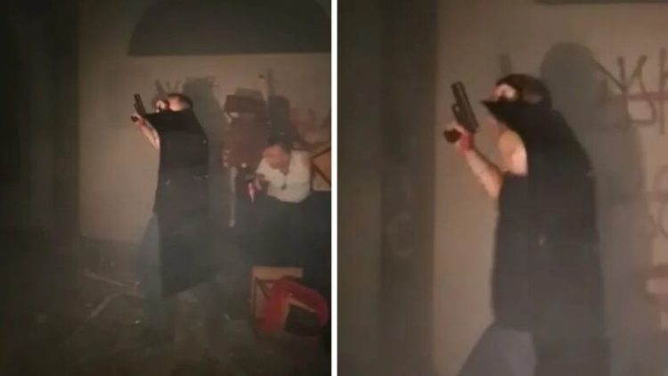 Momenti kur një burrë kërcënon me armë para zyrave të partisë së Vuçiqit