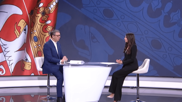 Vuçiq për pak sa s’ia nxori sytë gazetës