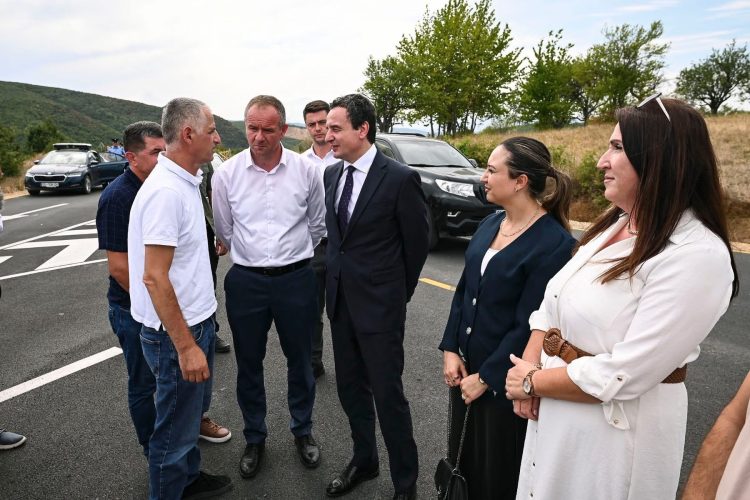 KM në detyrë: Mbi 8 milionë euro investime në infrastrukturën rrugore të Vitisë