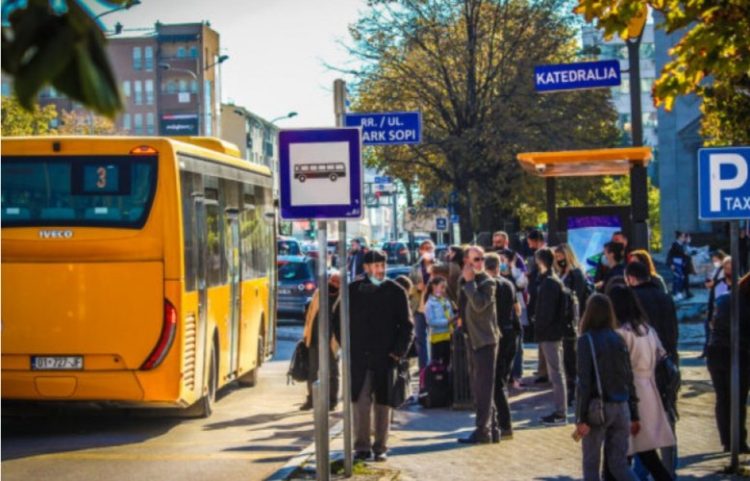 Qytetarët ankohen për vonesa në linjat urbane në Prishtinë