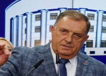 Dodik paralajmëron referendum në fund të shtatorit