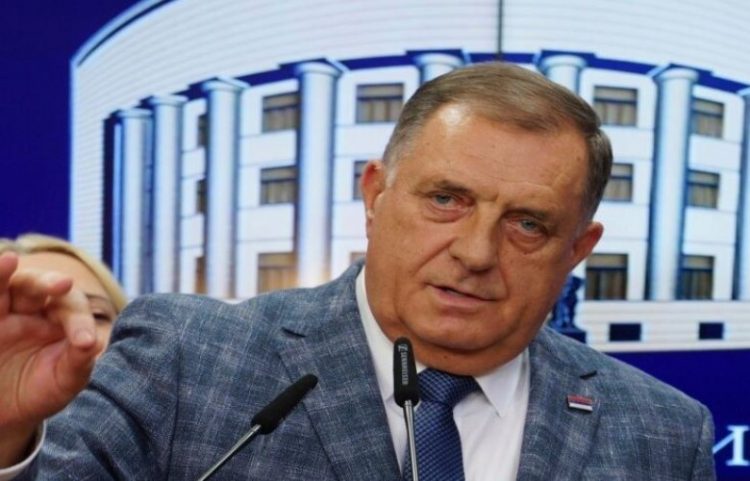 Dodik paralajmëron referendum në fund të shtatorit