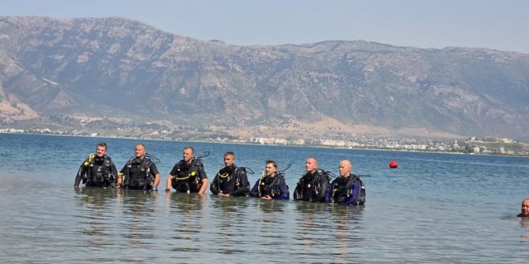 FSK trajnohet në bazën e Forcave Detare të FARSH