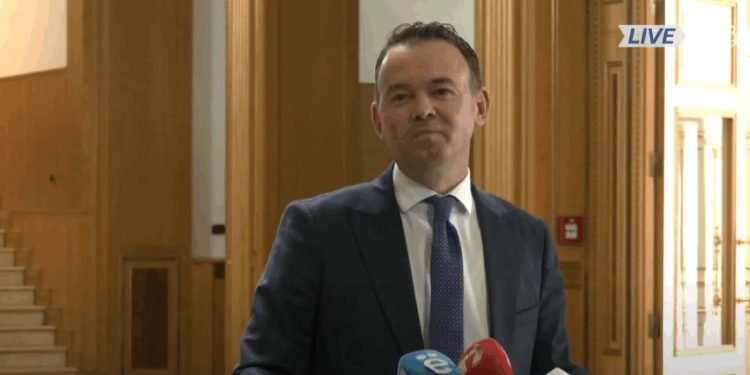 Peci: LVV-ja ka edhe katër emra për kryetar të Kuvendit