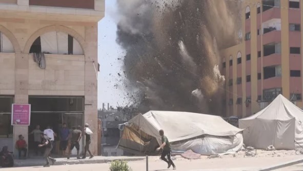 Palestinezët largohen nga qyteti i Gazës, ndërsa Izraeli thotë se kanë filluar fazat e para të sulmit