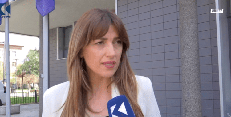Albulena Haxhiu s’do të jetë kandidate për kryeparlamentare