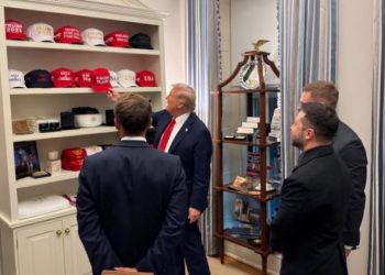 Donald Trump hap dyqan në Shtëpinë e Bardhë, shet kapelat ‘Trump 2028’