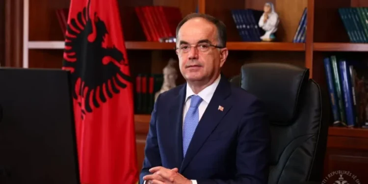 Begaj uron Bashën për postin e kryeparlamentarit: Bashkëpunimi politik dhe institucional është një domosdoshmëri