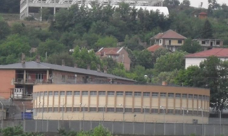 Dyshohet për një person të vrarë pranë burgut të Mitrovicës së Veriut