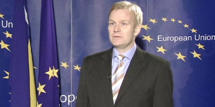 Sorensen flet për vizitën në Beograd, thekson rëndësinë e normalizimit të raporteve Kosovë – Serbi