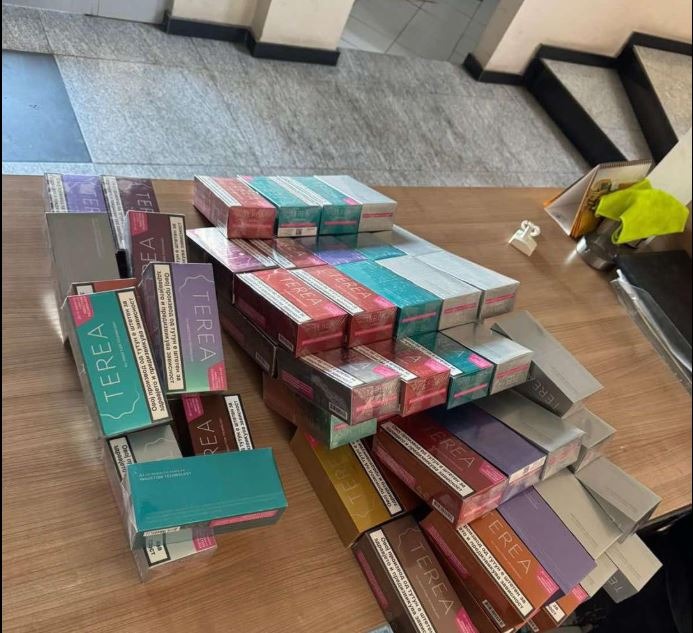 Dogana sekuestron cigare, duhan e produkte ushqimore të kontrabanduara në Mitrovicë e Prishtinë