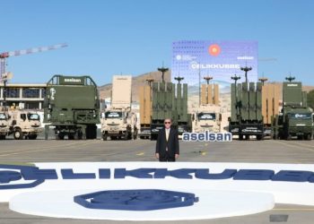 Presidenti Erdogan prezanton “Kupolën e Çeliktë” të Turqisë