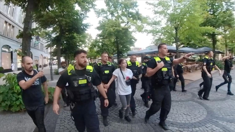 Një vajzë 14-vjeçare gjermane u arrestua në një tubim pro-palestinez të mbajtur në Berlin