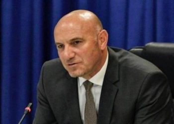 Adem Hoxha është përjashtuar nga Grupi Parlamentar i AAK-së