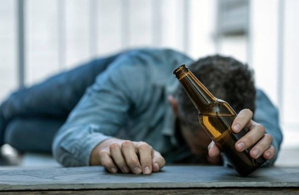 I dehuri kanos policët, ndalohet në stacion “deri sa t’i dalë pija”