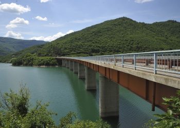 Zbulohet prania e telave në Liqenin e Ujmanit, s’ka rrezik për qytetarët