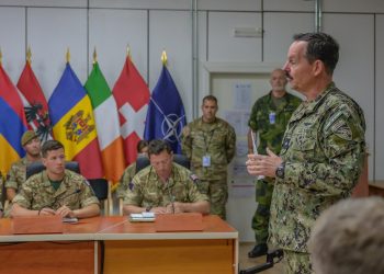 Garda Skoceze që erdhi si forcë rezervë e NATO-s i merr informacionet e para rreth KFOR-it