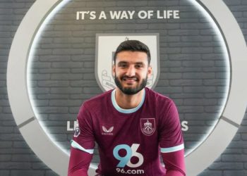Zyrtare: Armando Broja, lojtari më i ri i Burnleyt