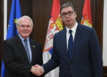 Christopher Hill angazhohet në një organizatë në Uashington – do të lobojë për Serbinë në Kongresin amerikan