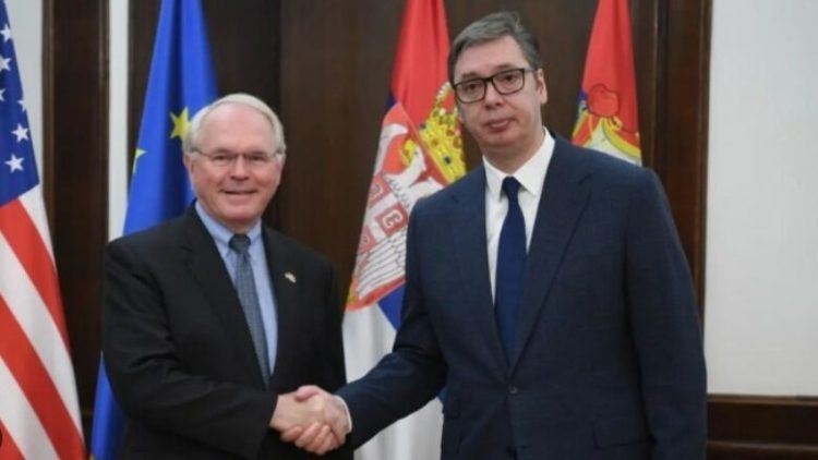 Christopher Hill angazhohet në një organizatë në Uashington – do të lobojë për Serbinë në Kongresin amerikan