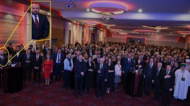 “Gënjeu publikisht dhe me vetëdije”, Kryeziu i reagon Tahirit lidhur me deklaratat mbi fotografinë me Mefail Shkodrën