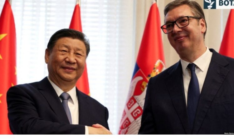 Vuçiq së bashku me liderë të sanksionuar nga Perëndimi në paradën ushtarake në Kinë