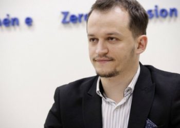 Cakolli: Tërheqja e Presidentes nga Kushtetuesja, e paarsyeshme – gjyqtari raportues s’e vendos fatin e rastit