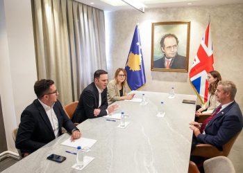 Hargreaves me Abdixhikun flet për aktvendimin e ri kushtetues dhe zgjedhjet lokale