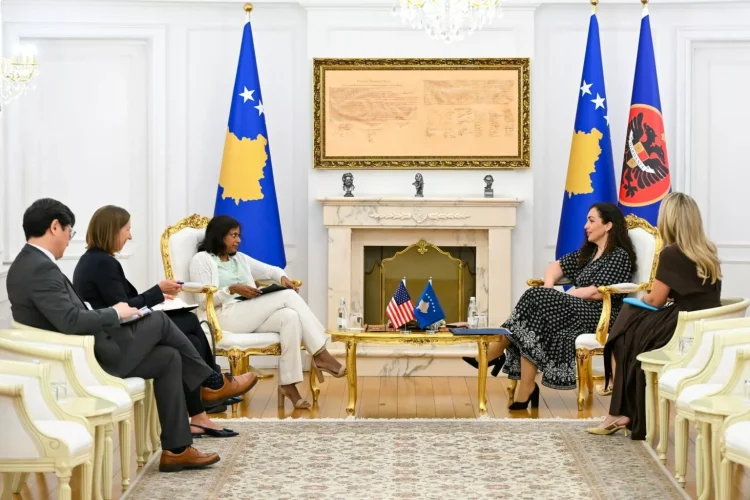 Presidentja Osmani takohet me Anu Pratipatin, diskutojnë për zhvillimet në vend