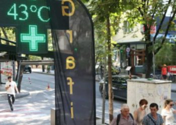 Tirana regjistroi ditën më të nxehtë në histori, ja sa shënoi termometri