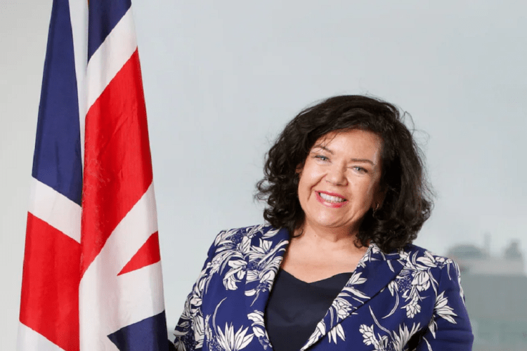 Emisarja britanike flet me Kurtin, për tensionet Kosovë-Serbi