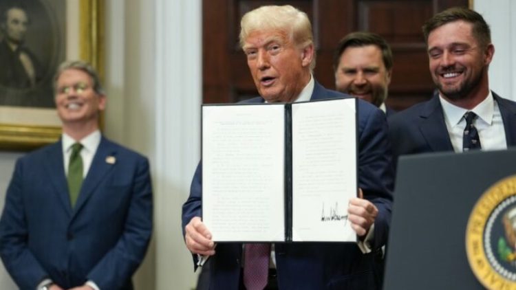 “Solla paqen mes Azerbajxhanit dhe Shqipërisë”, Trump nuk i ndal lapsuset gjeografike