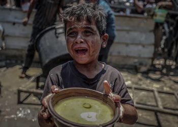 Rrëfimi i një nëne në Ga*za: “Fëmija im nuk e di çfarë shije kanë frutat”