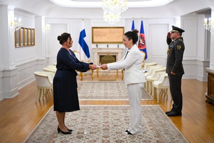 Osmani pranoi letrat kredenciale nga ambasadorja e re e Finlandës në Kosovë, Eevamari Laaksonen