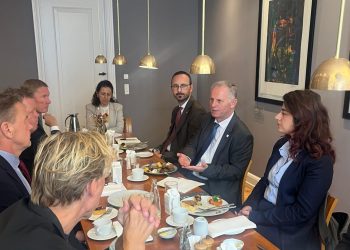 Bislimi u takua me deputetë të Parlamentit të Danimarkës, i informoi rreth zhvillimeve të fundit në vend