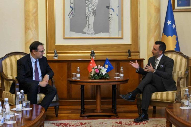 Basha priti në takim Ambasadorin e Turqisë, flasin për konstituimin e Kuvendit