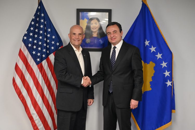 Kurti takoi kongresistin republikan Keith Self, e fton për vizitë në Kosovë