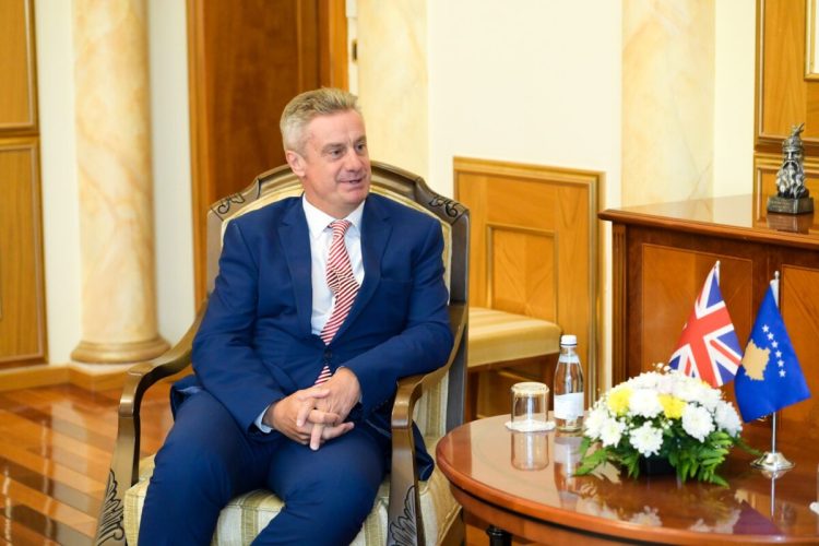 Ambasadori britanik: U pajtuam me Bashën që Kuvendi të konstituohet plotësisht sa më shpejt