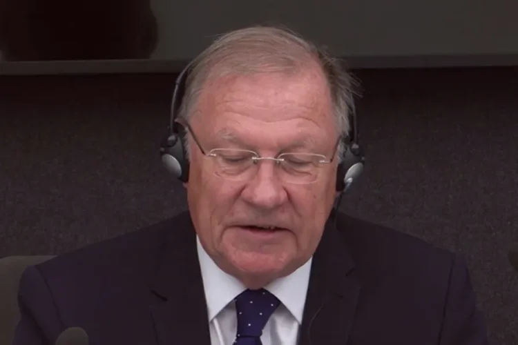 Duncan: Ishte e vështirë të përcaktohej numri i saktë i ushtarëve të UÇK-së